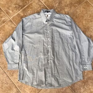 EUC Men’s Tommy Hilfiger 17.5-34/35 dress shirt